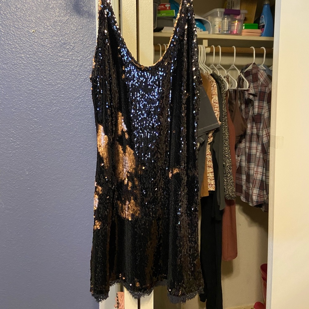 Black and rose gold sequin mini dress - size M